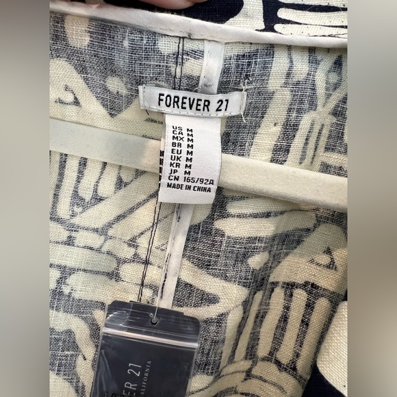 Forever 21 Patterned Black and White Blazer Size Medium - Picture 10 of 12